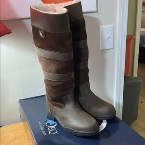 Women's  OEQ Winter Country  Boots - Brown. SIZE 11. NEW w/box